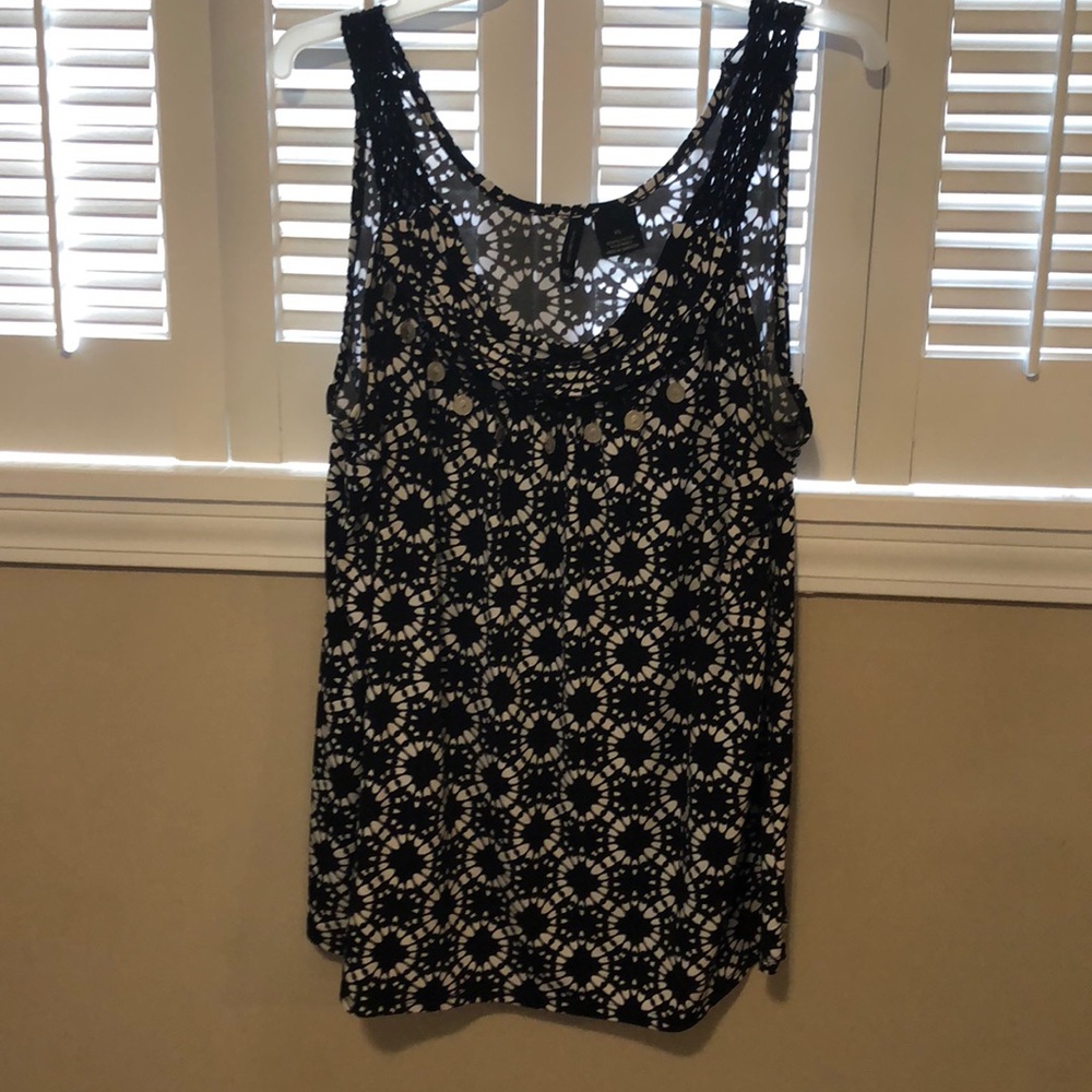Black and white New Directions size XL